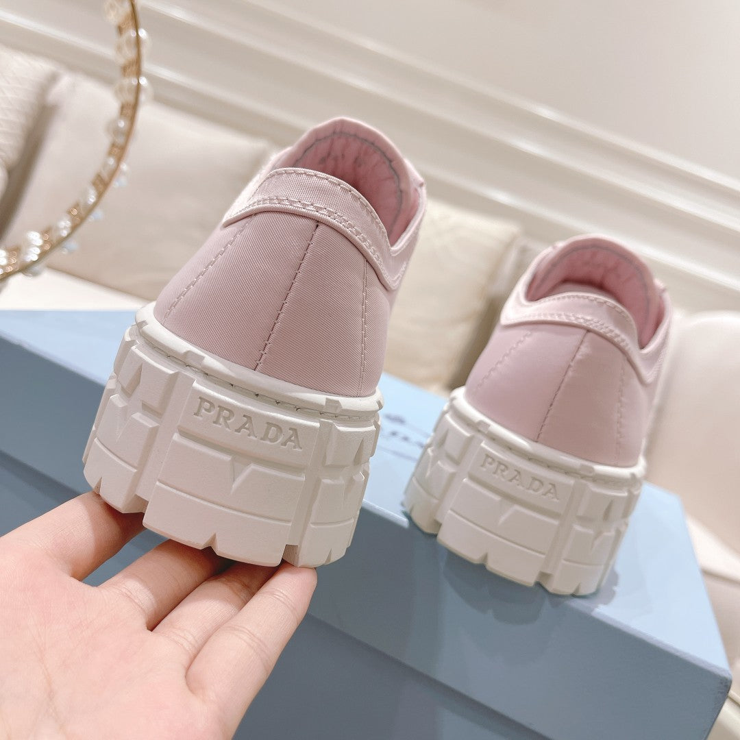 New fashionable and versatile thick-soled sneakers 1024013001
