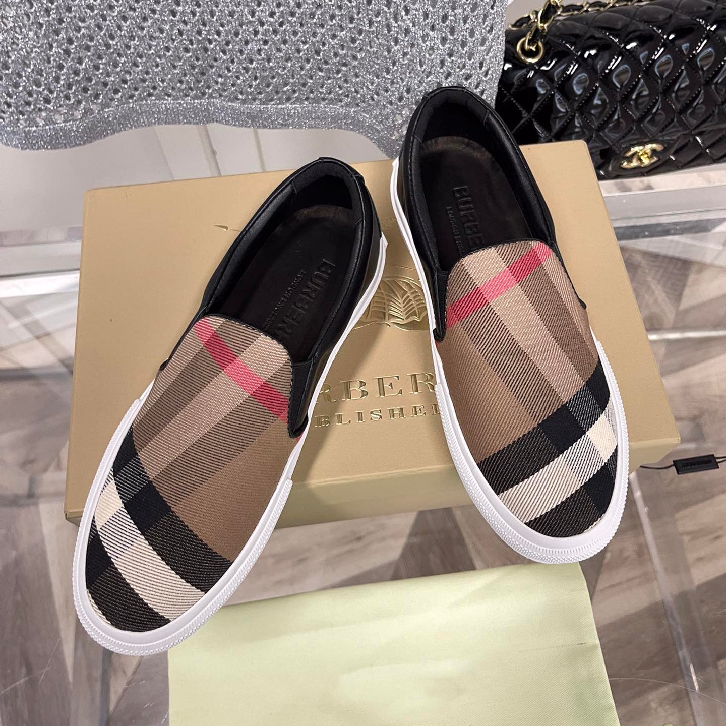 B-Fashionable Couple Slip On XC07070510