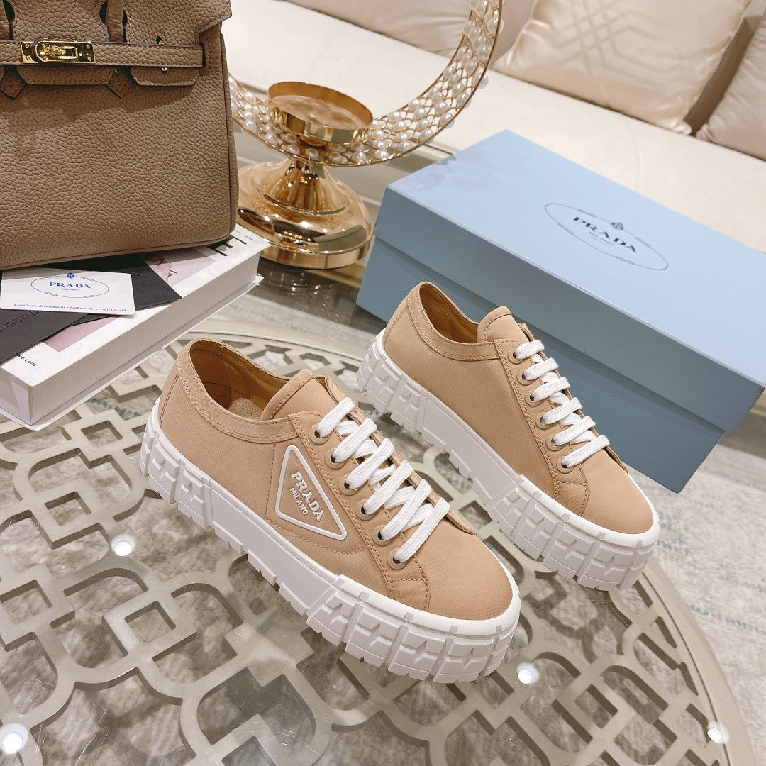 New fashionable and versatile thick-soled sneakers 1024013001