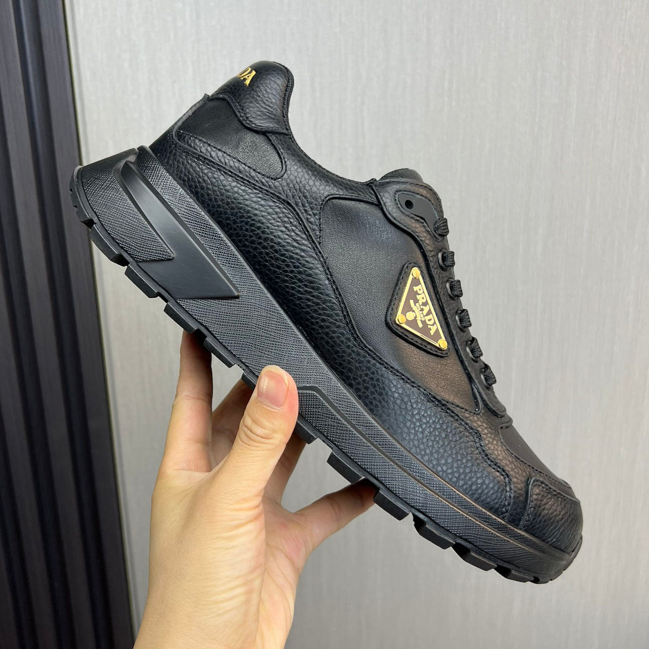 PR Cowhide stitching sneakers 1824102502