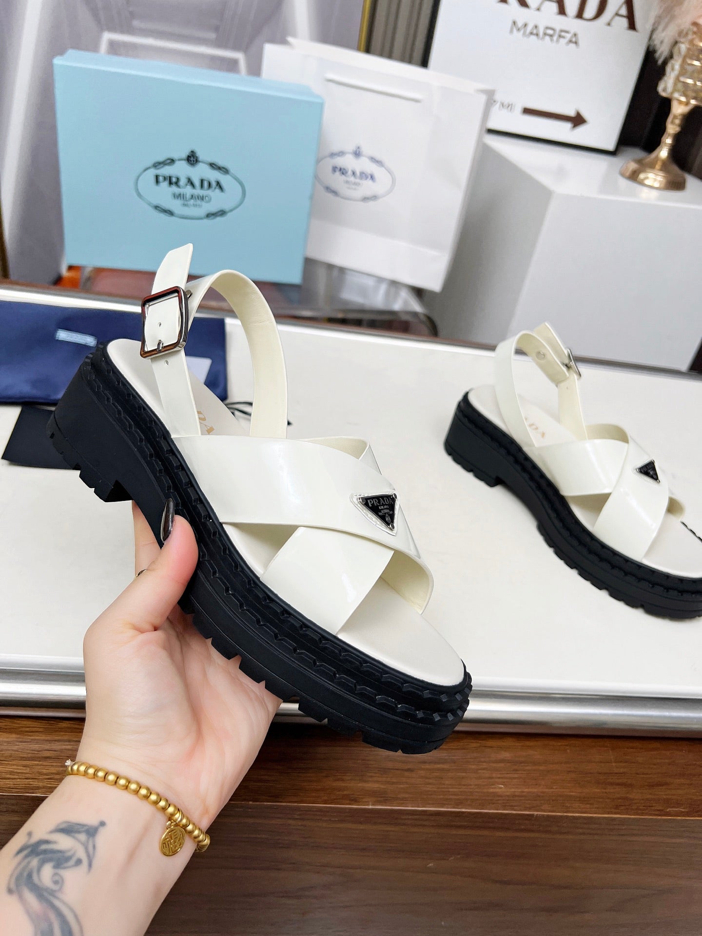 PR sandals 1825051905