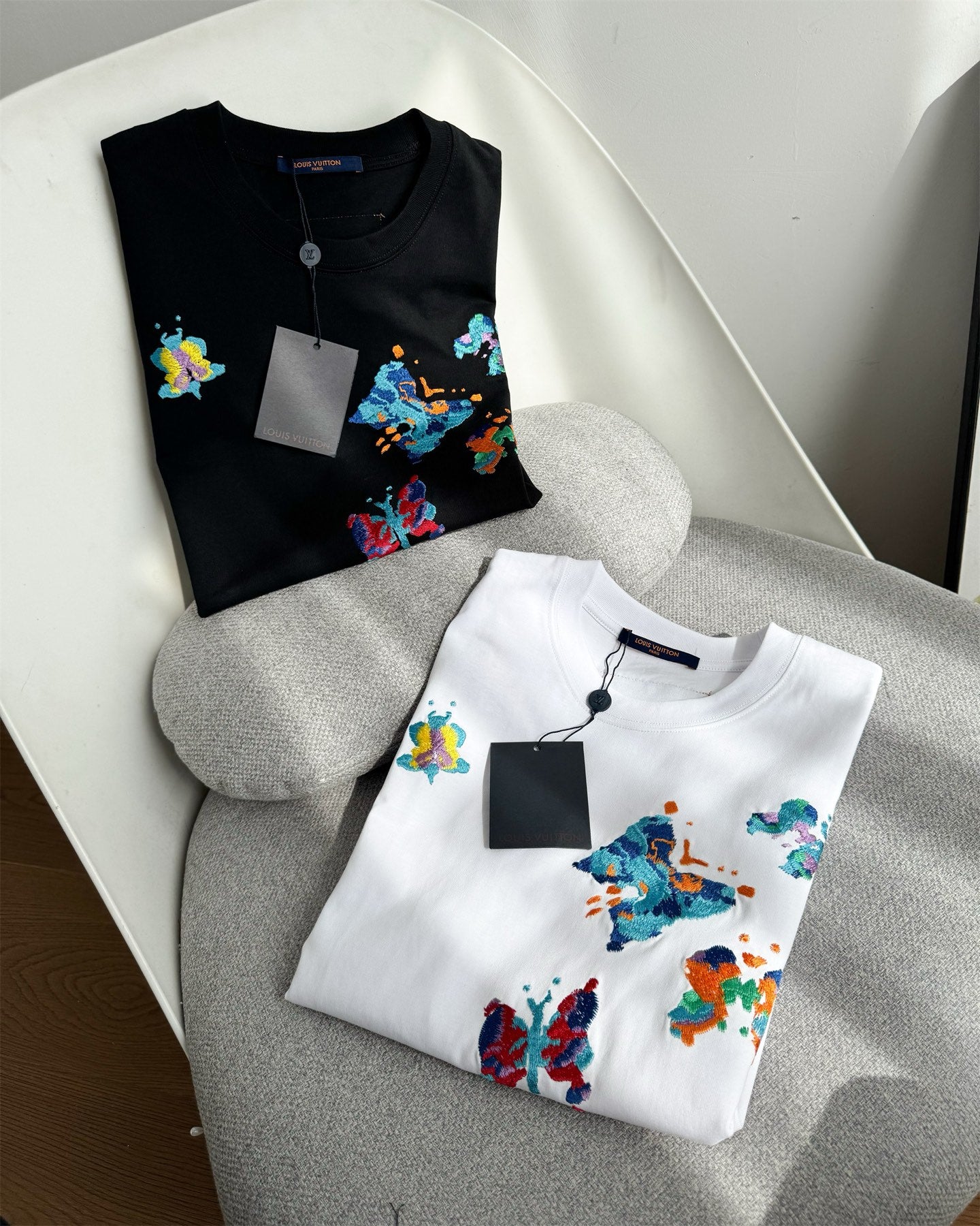 LV Unisex butterfly embroidered T-shirt 1825052210