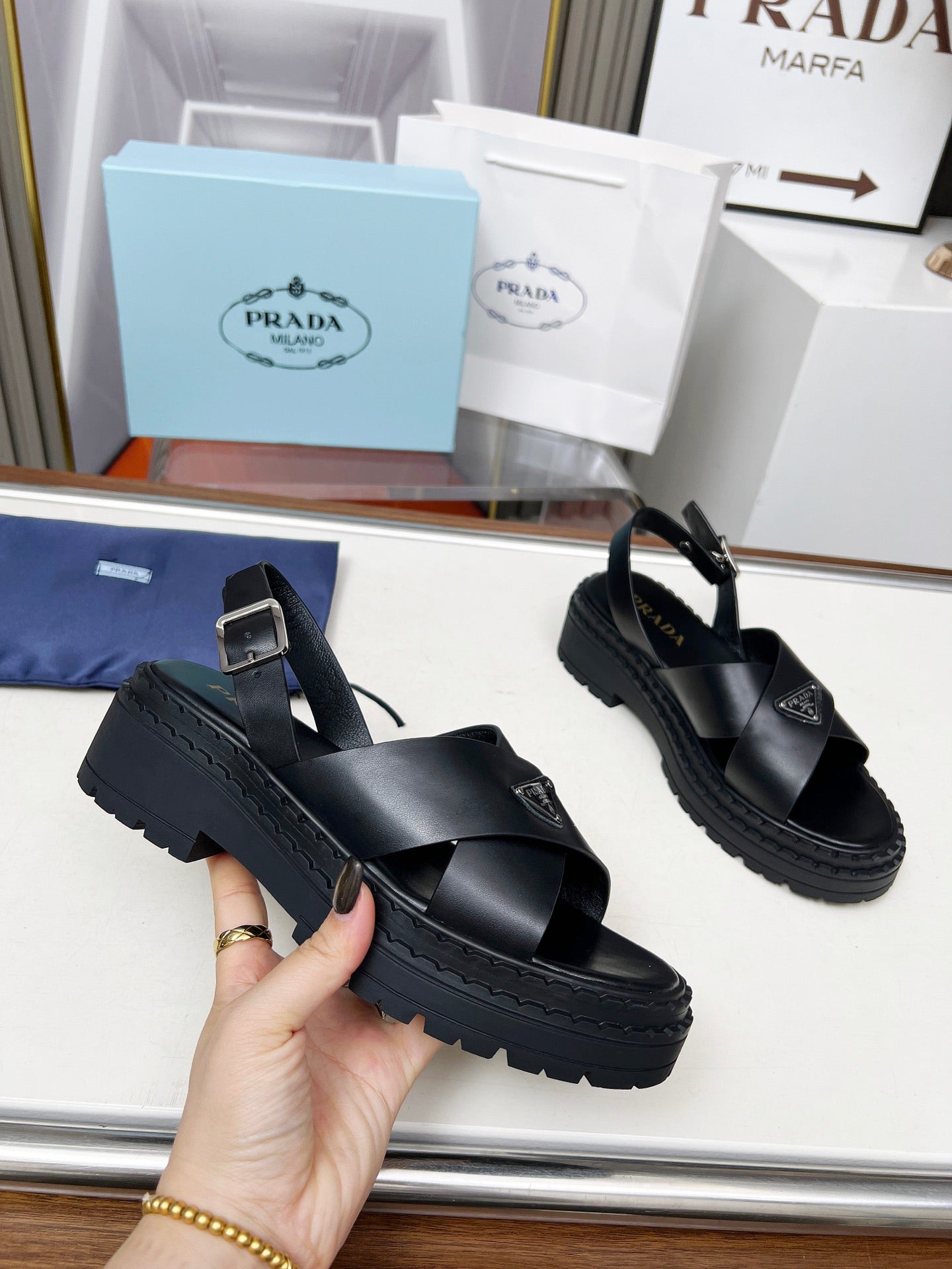 PR sandals 1825051905