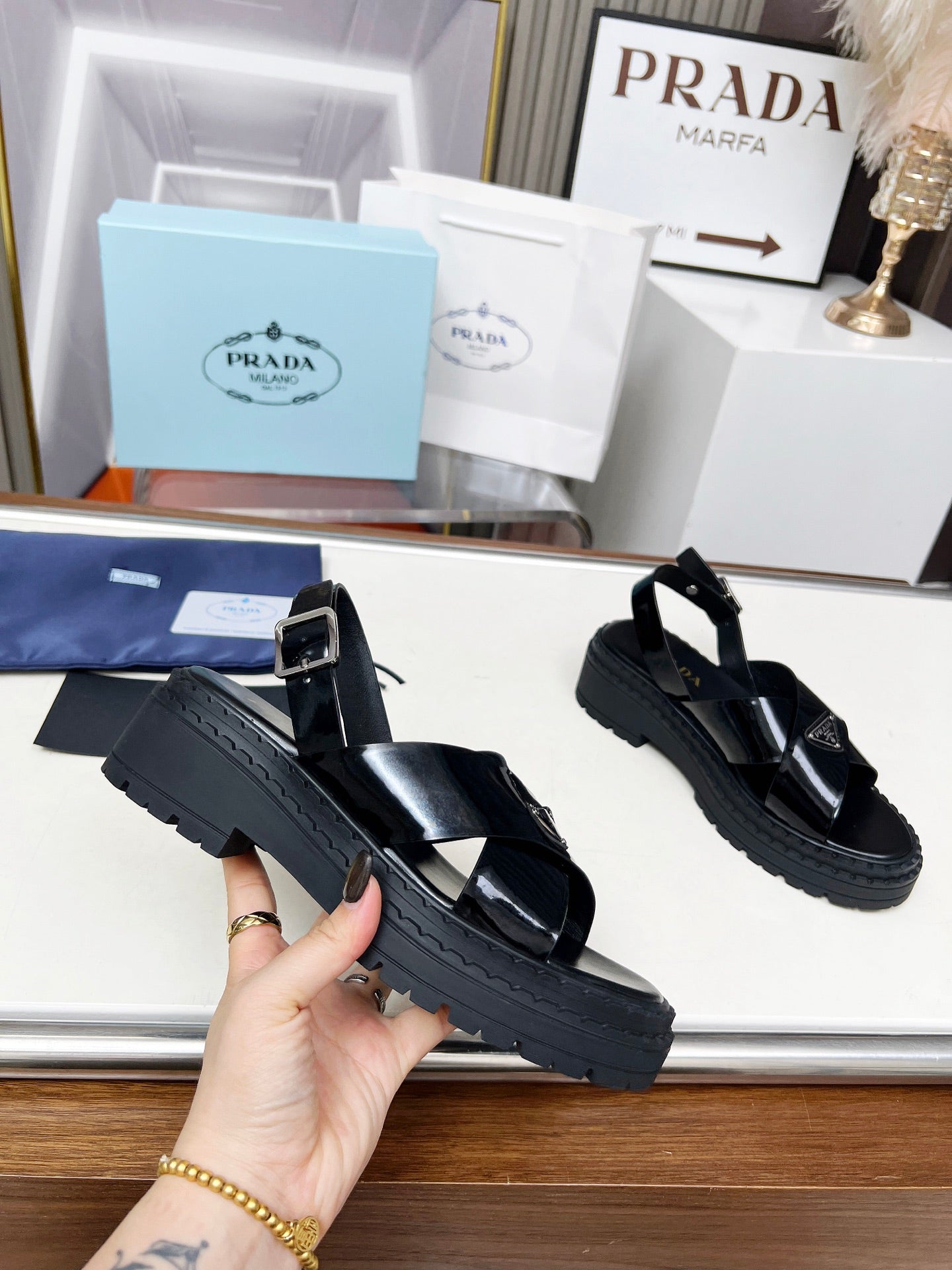 PR sandals 1825051905