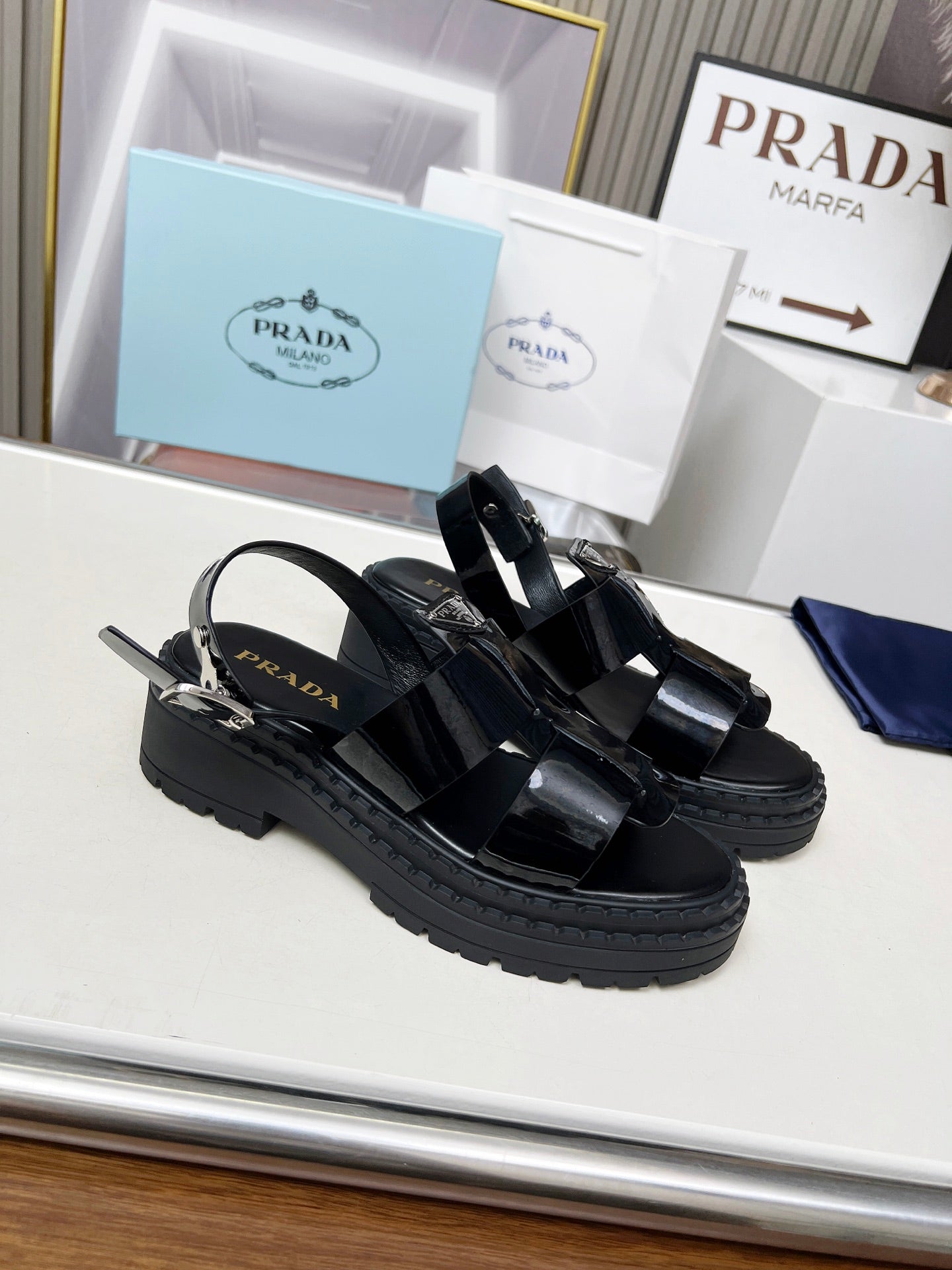 PR sandals 1825051904