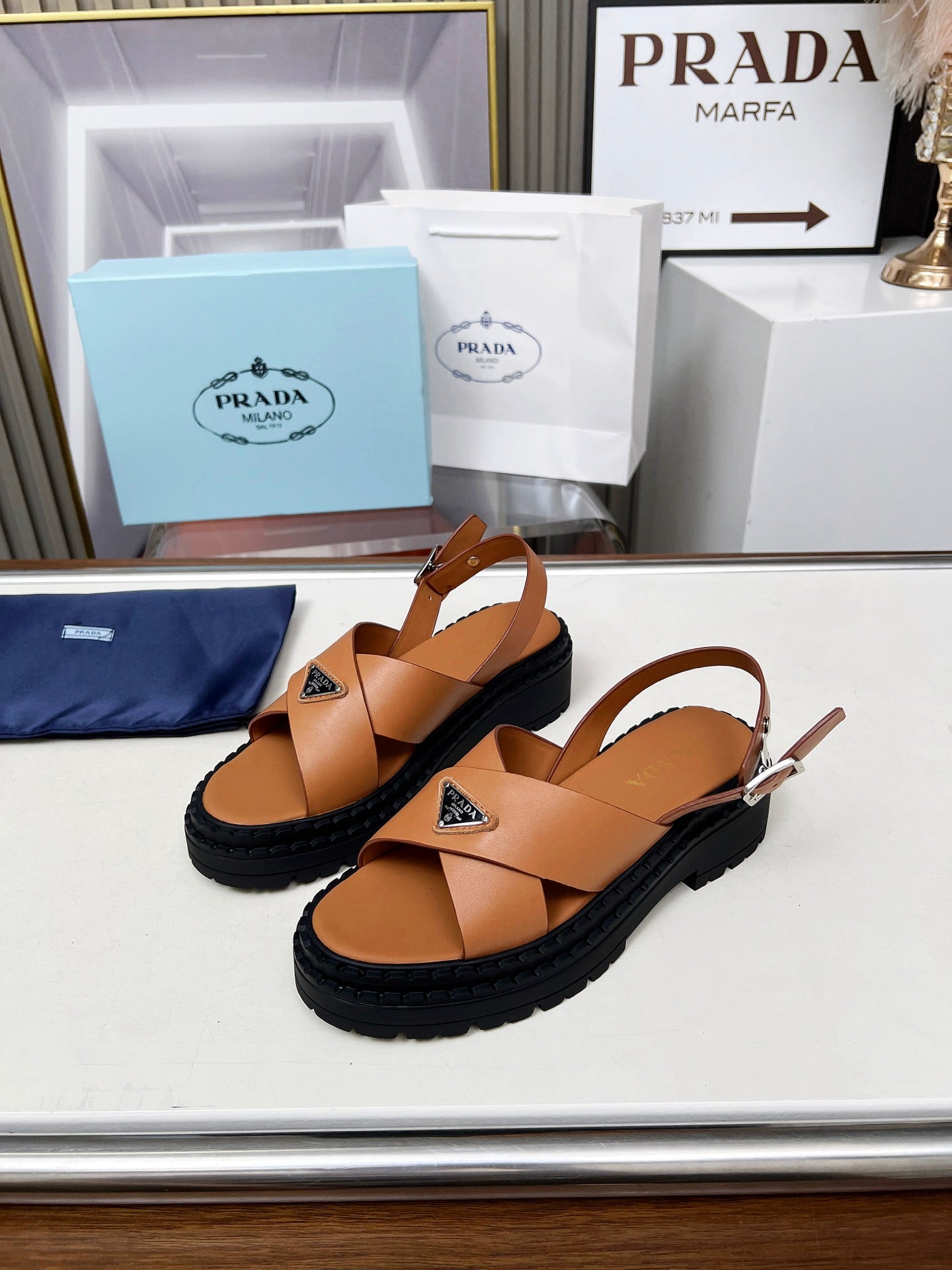PR sandals 1825051905