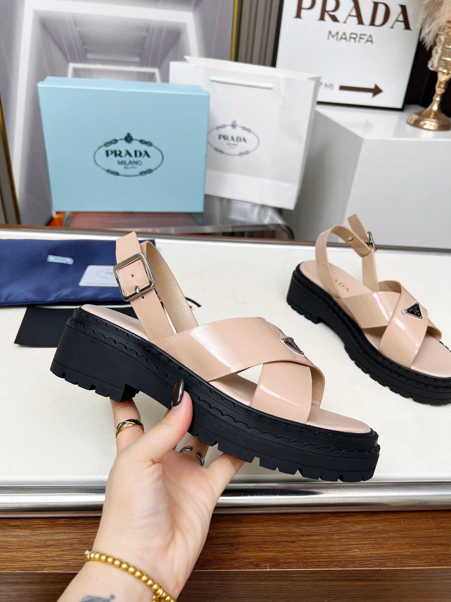 PR sandals 1825051905