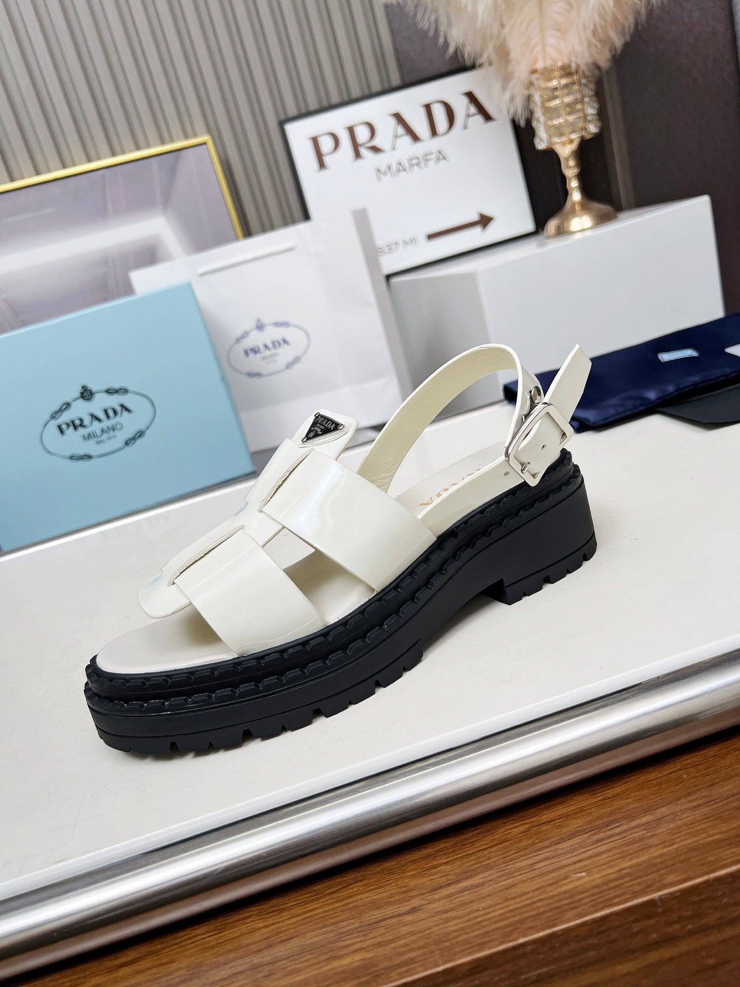 PR sandals 1825051904