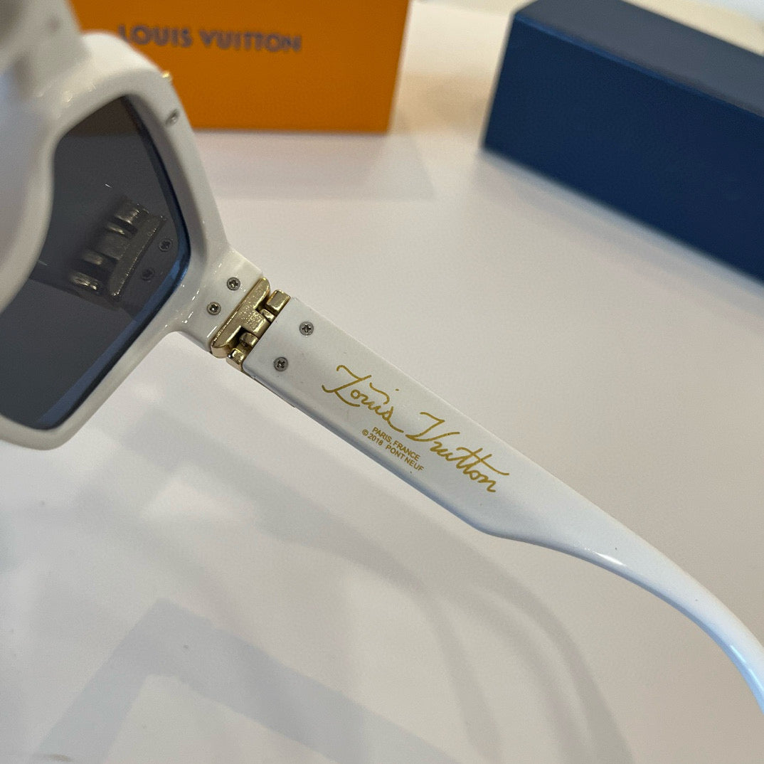 LV Square Full Frame Sunglasses 1825042501
