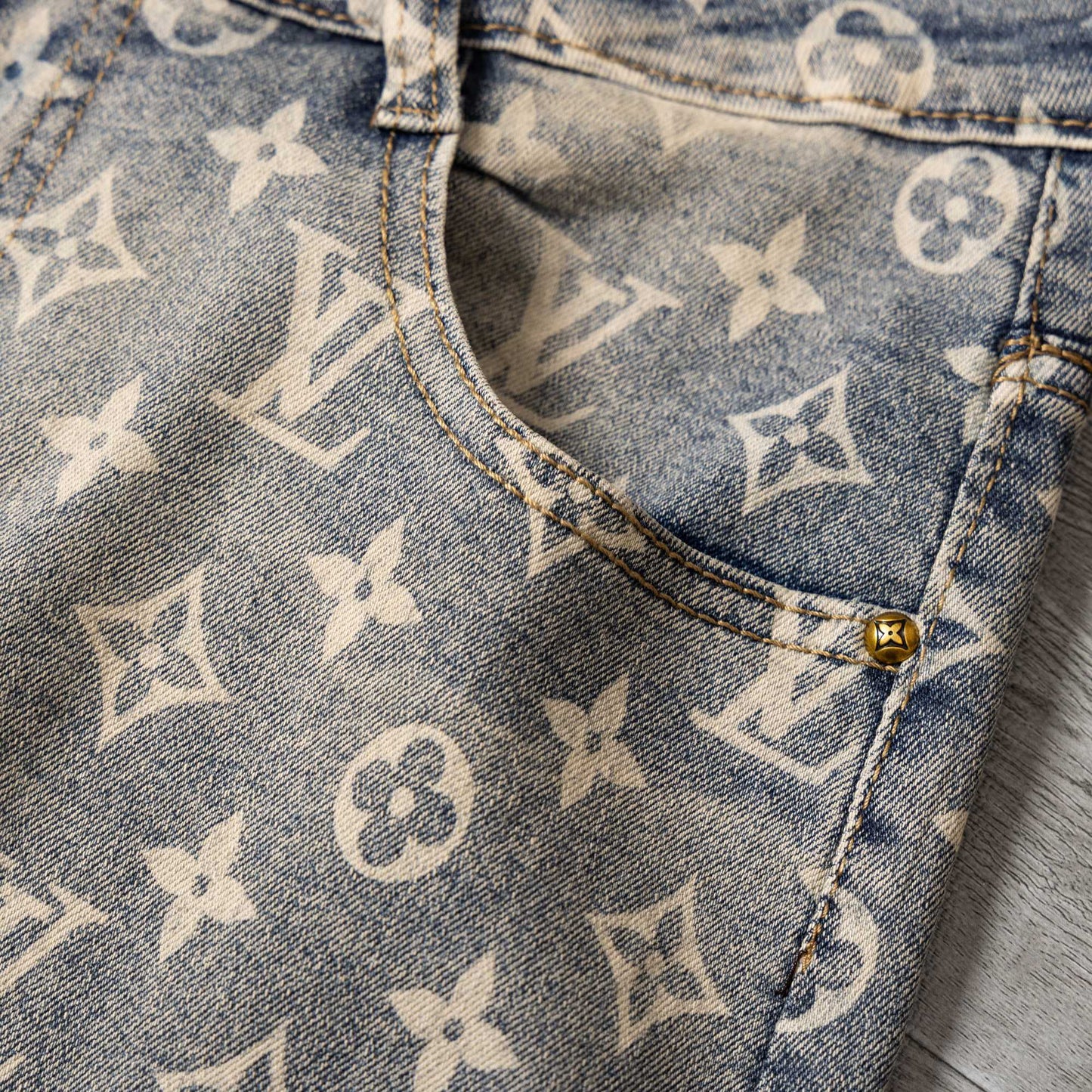 LV jeans 1825060604