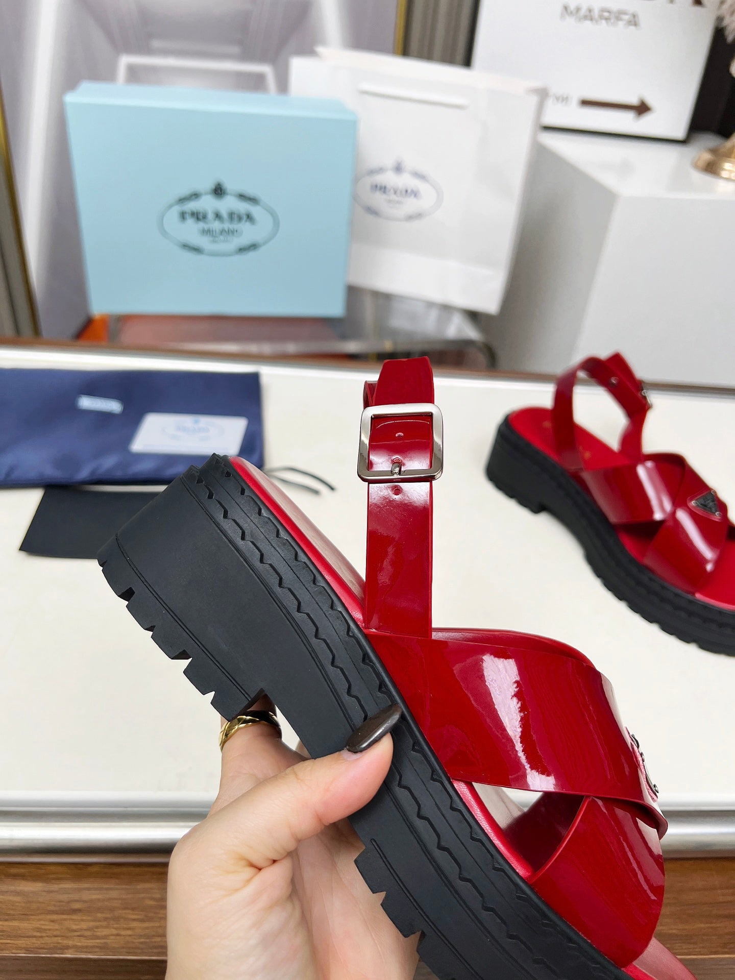 PR sandals 1825051905