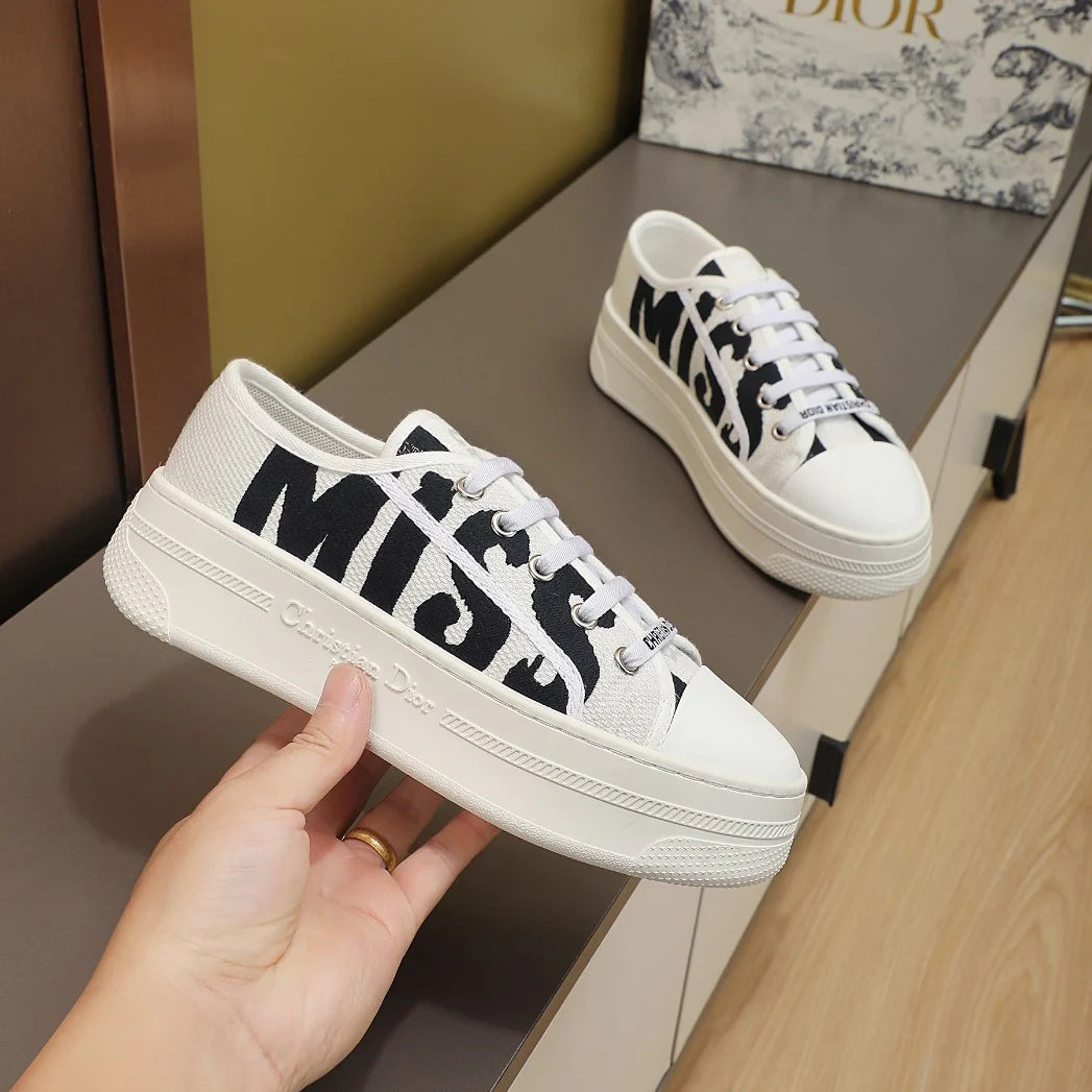 New Thick soled Sports White Shoes 1024103001