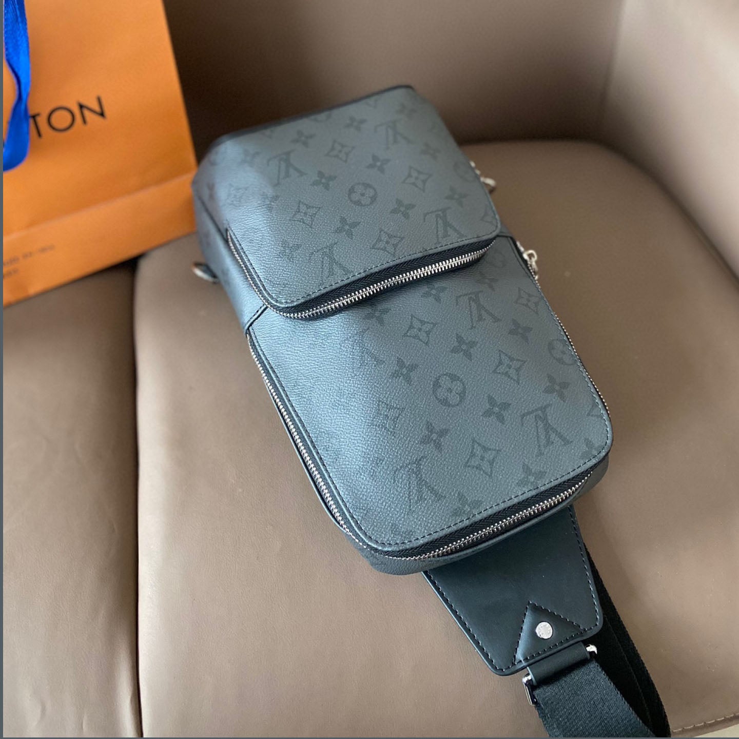 L New Men's Chest Bag XC24092727
