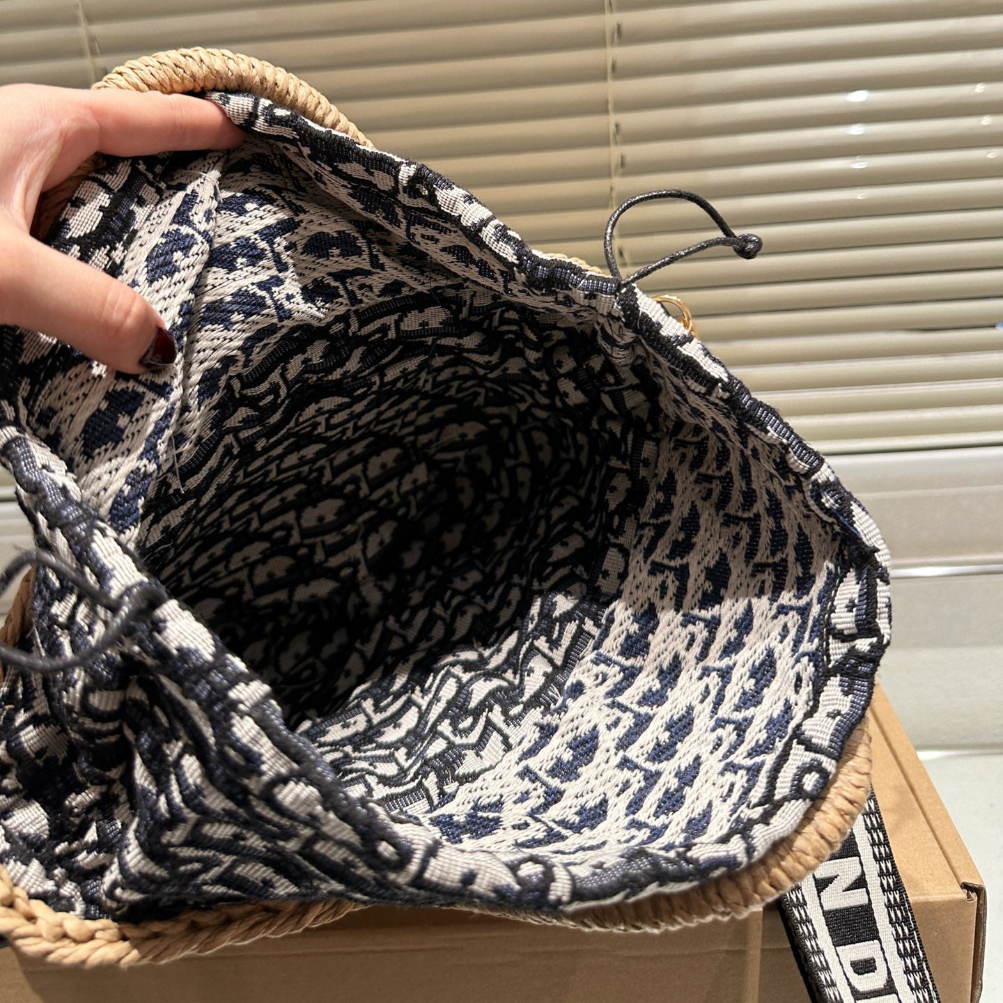 D straw basket bag 1824040205