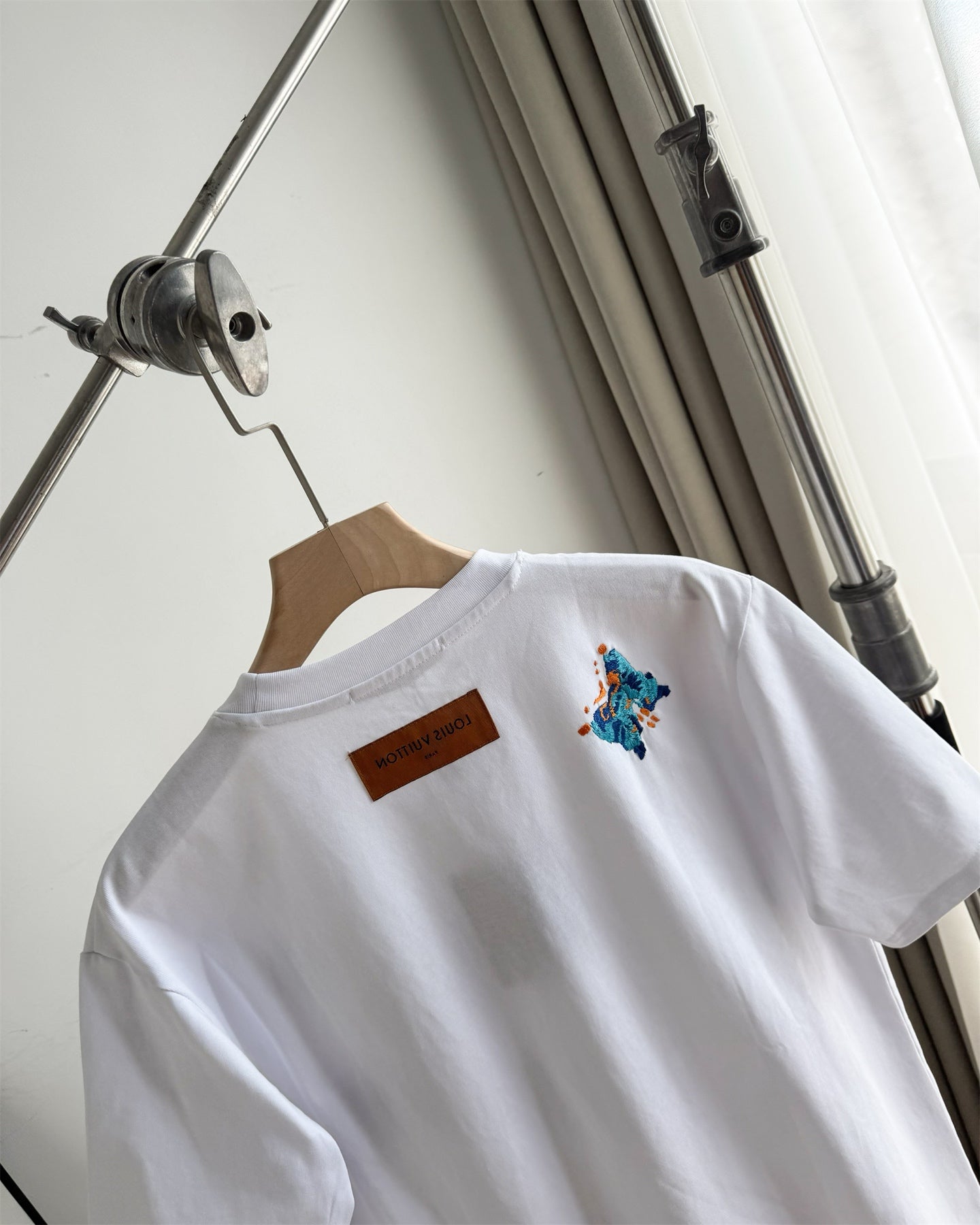 LV Unisex butterfly embroidered T-shirt 1825052210