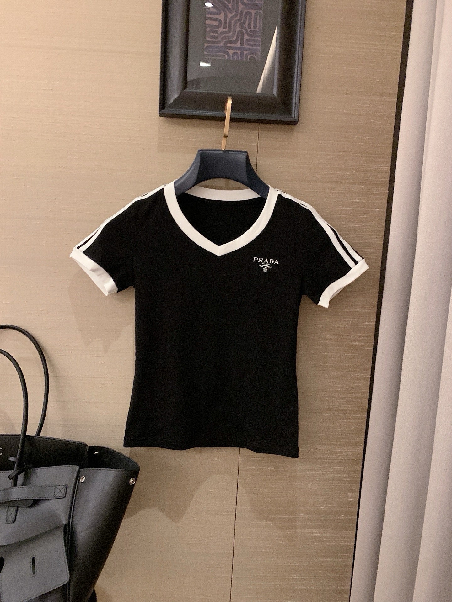 PR V-neck T-shirt 1825052012