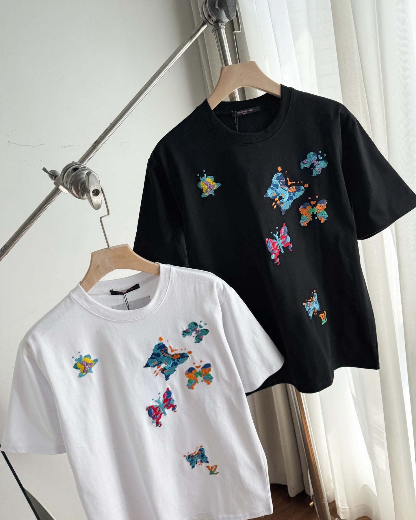 LV Unisex butterfly embroidered T-shirt 1825052210