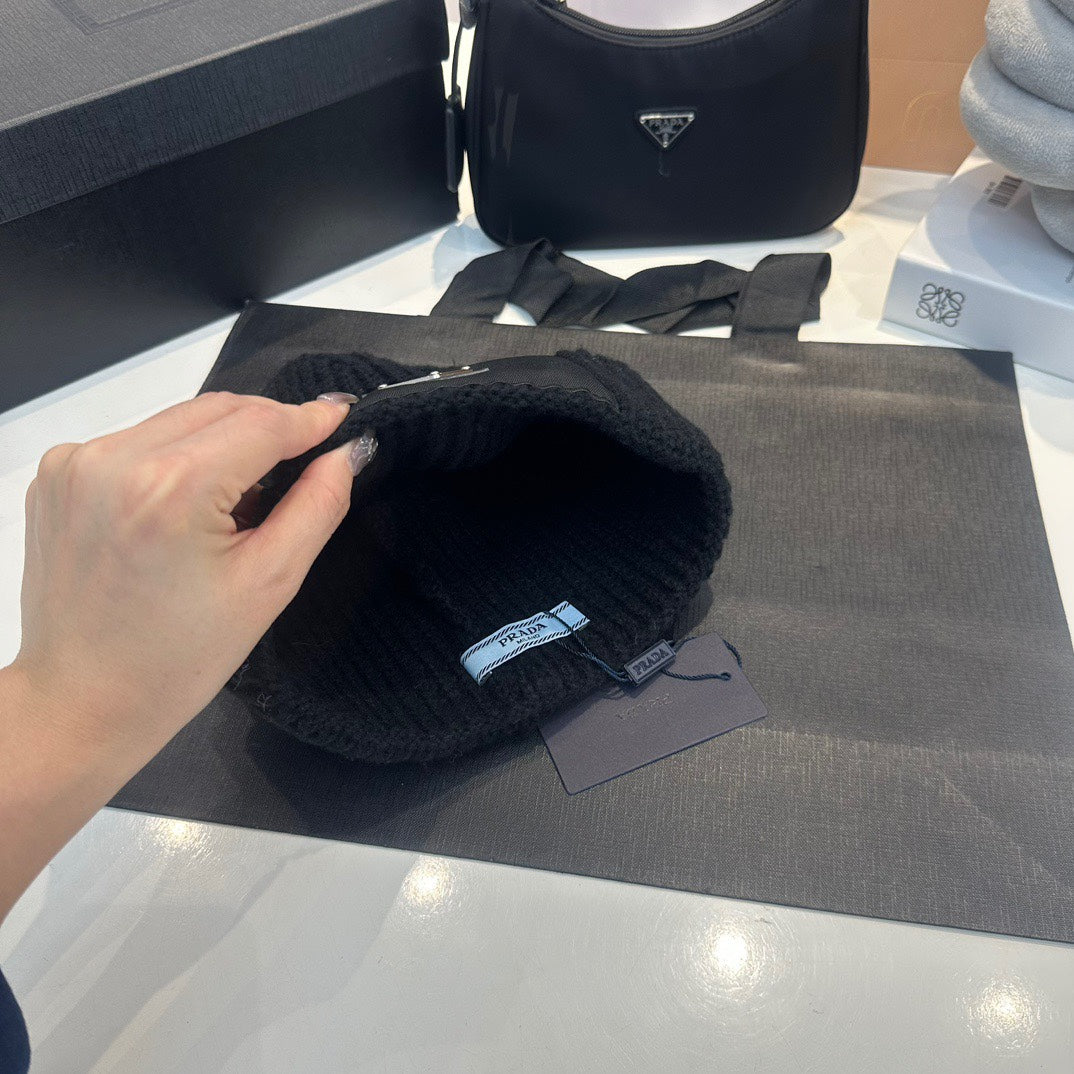 PR Wool and cashmere beanie 1824101610