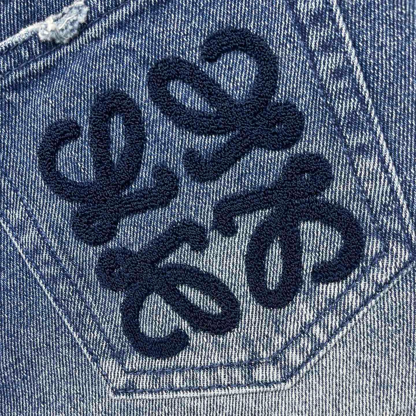 Embroidered logo shorts on back pocket 1025050807