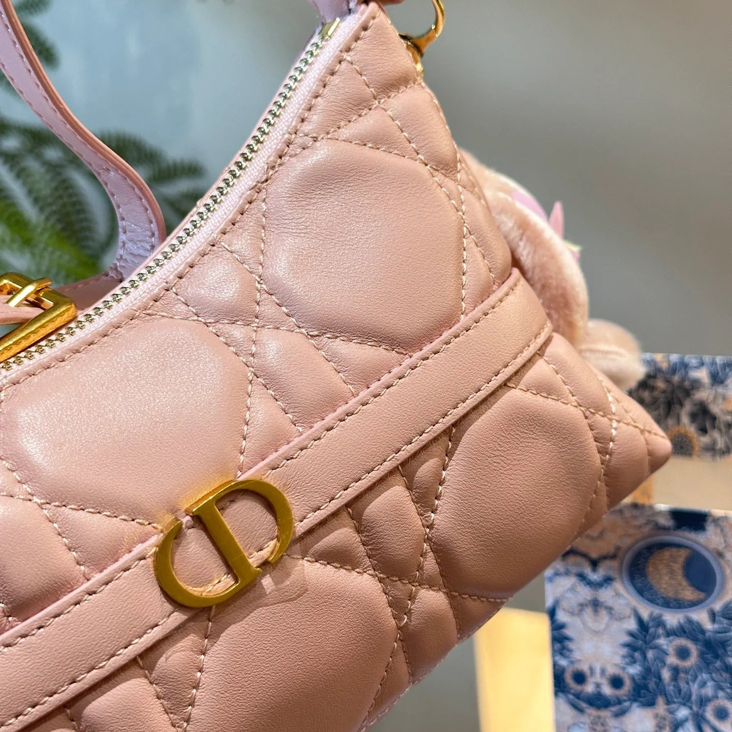 New Fashion Versatile Shoulder Bag 1024101201