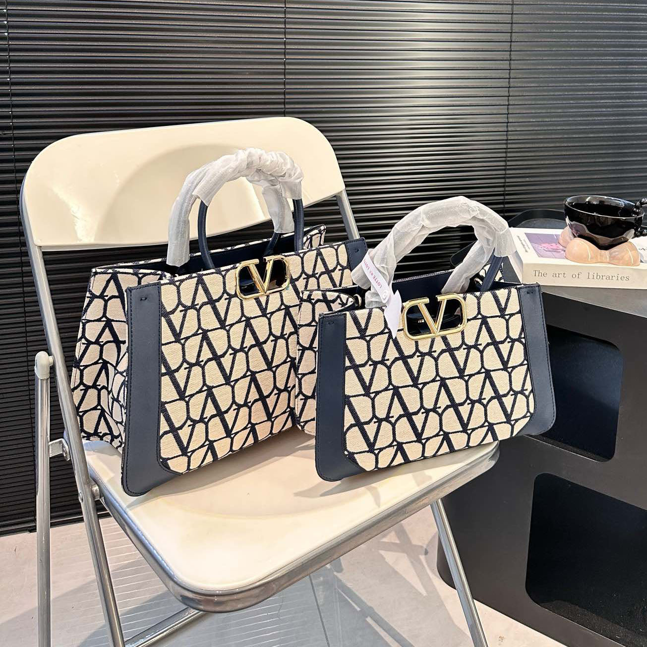 VT SS23 printed tote bag 1824081602
