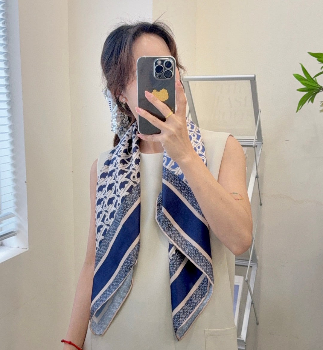 CD Silk scarf 1825022702
