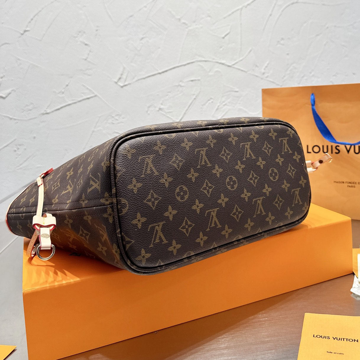 Handmade Leather Loop Handbag Onthego