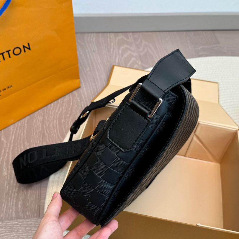 Square pattern messenger bag 1824061104