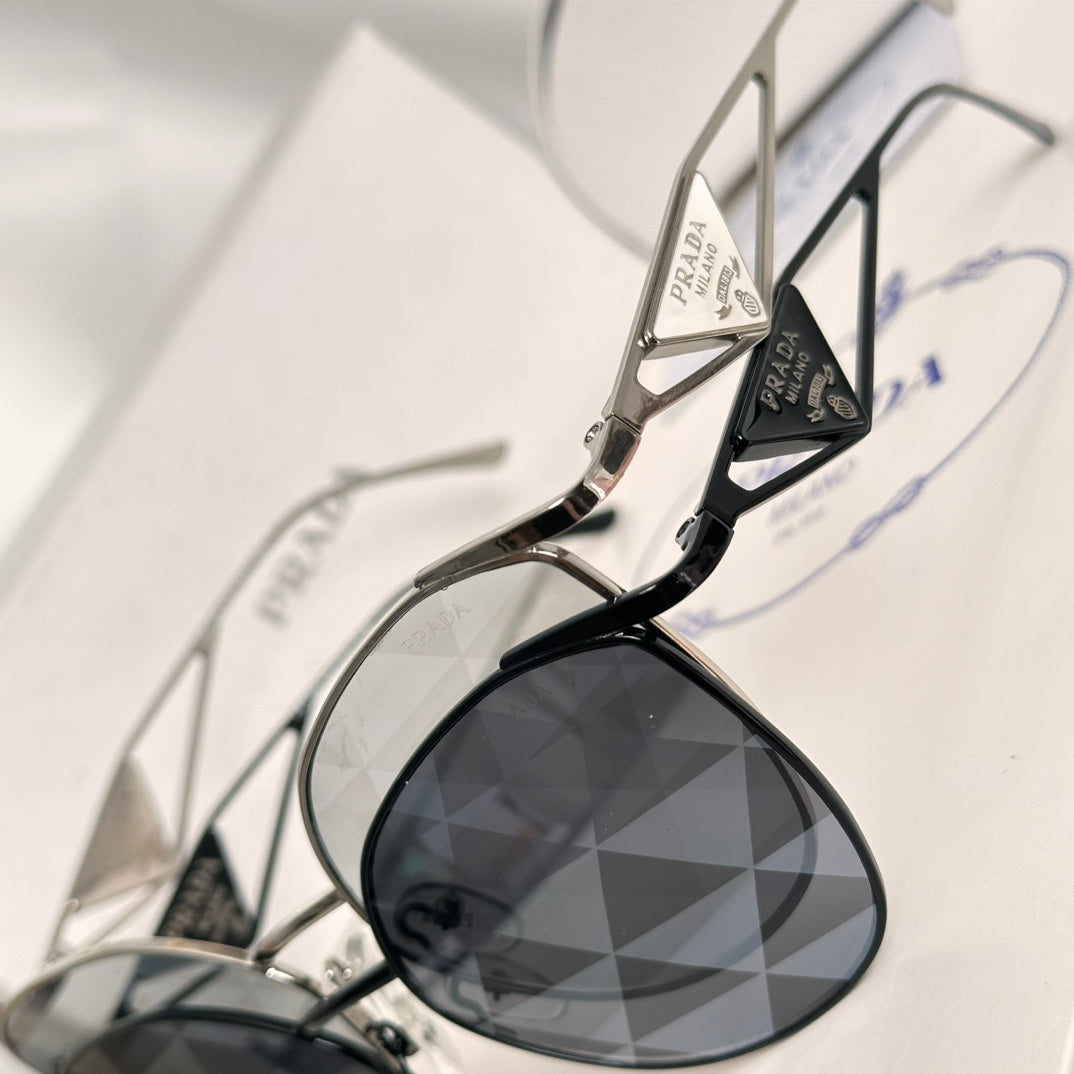 PR Women's sunglasses 1825021314