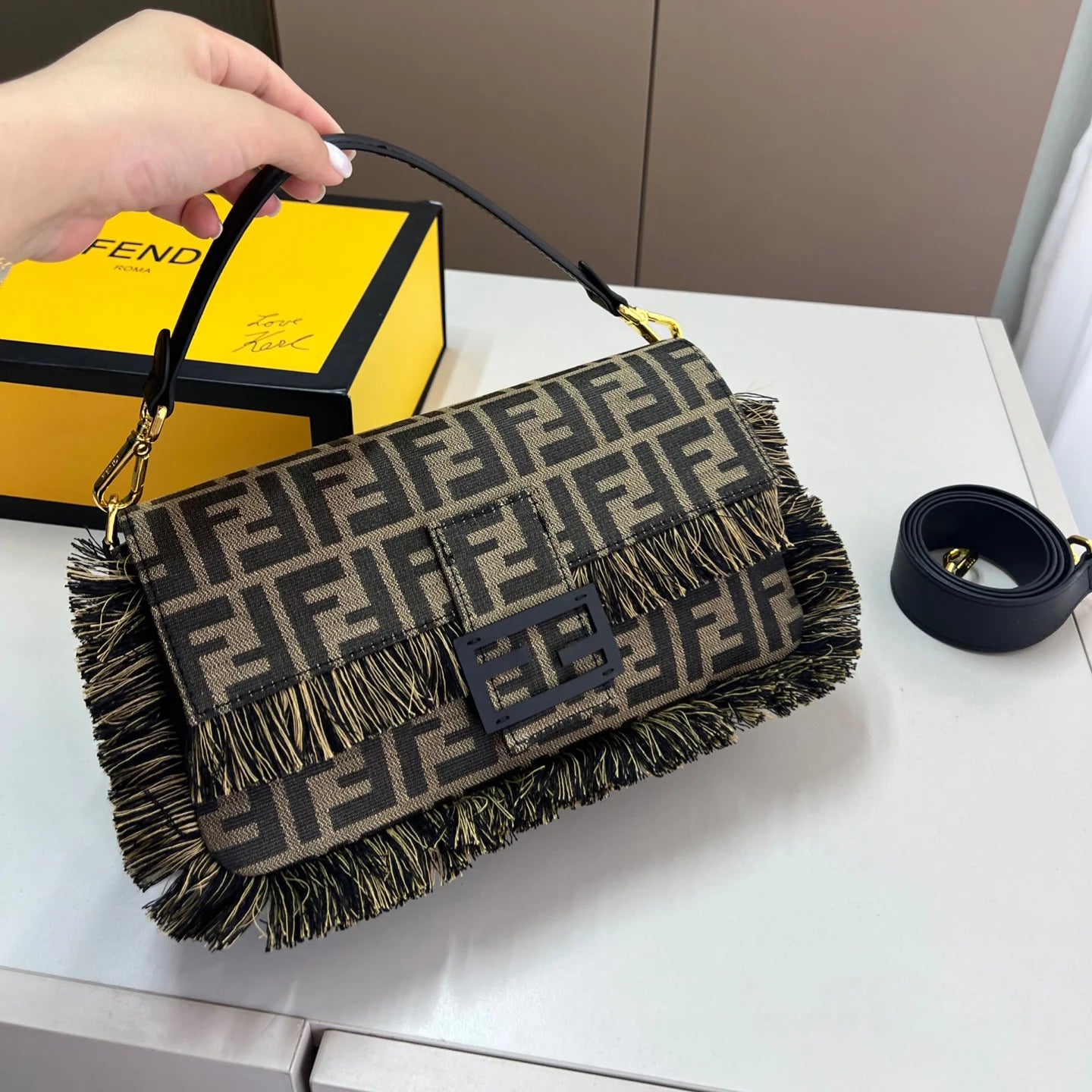 FD Tassel Baguette 1025070407