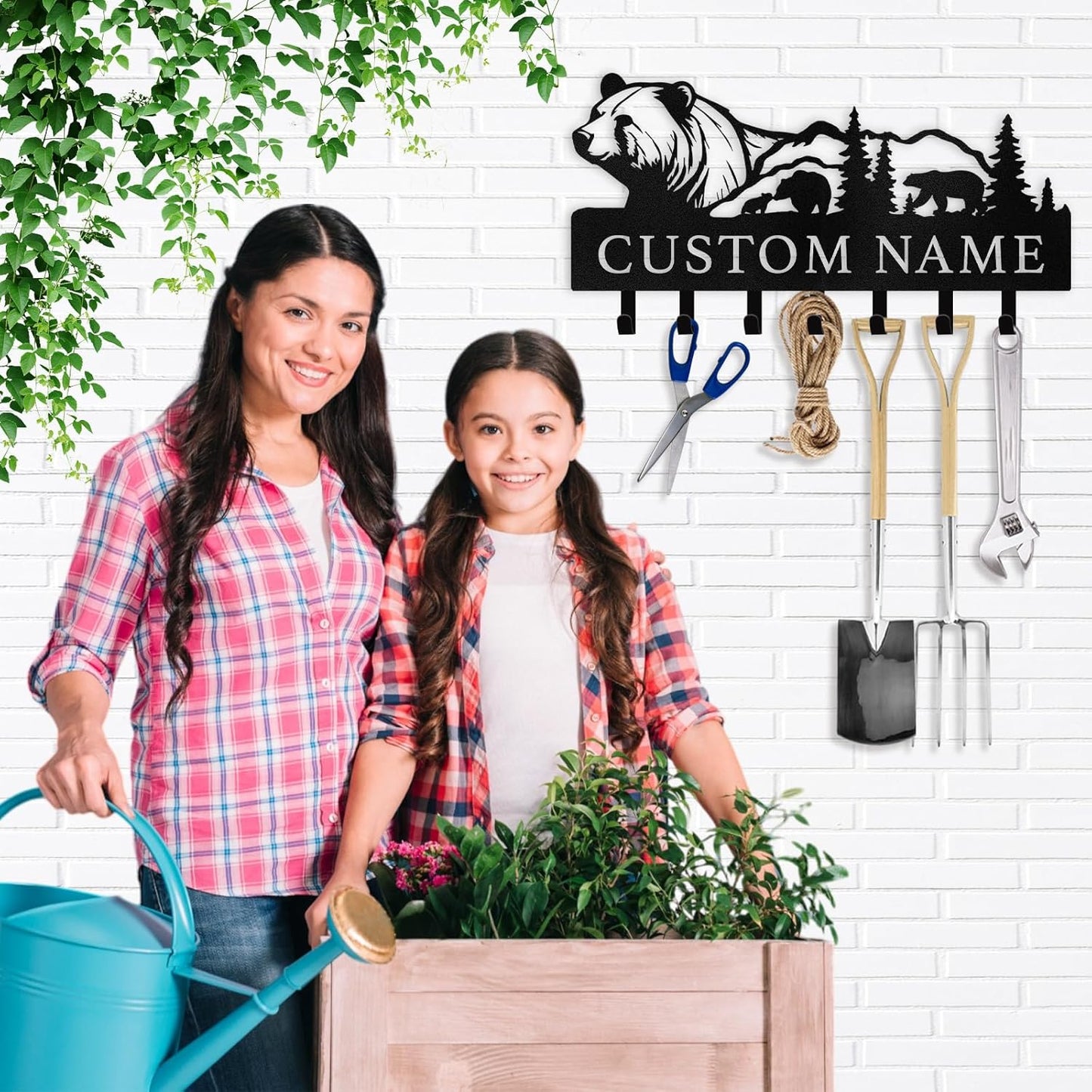 Personalized Polar Bear Key Holder on Wall, Custom Name Key Hanger