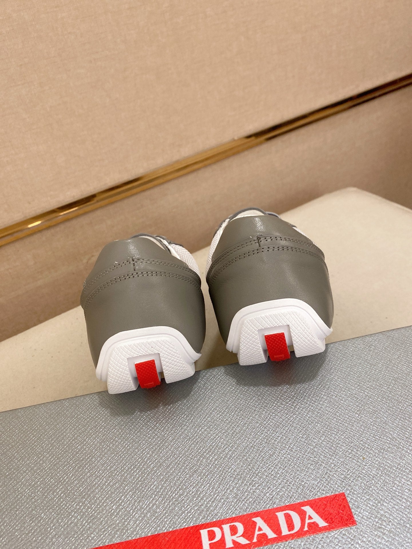 PR  sneakers 1825052022
