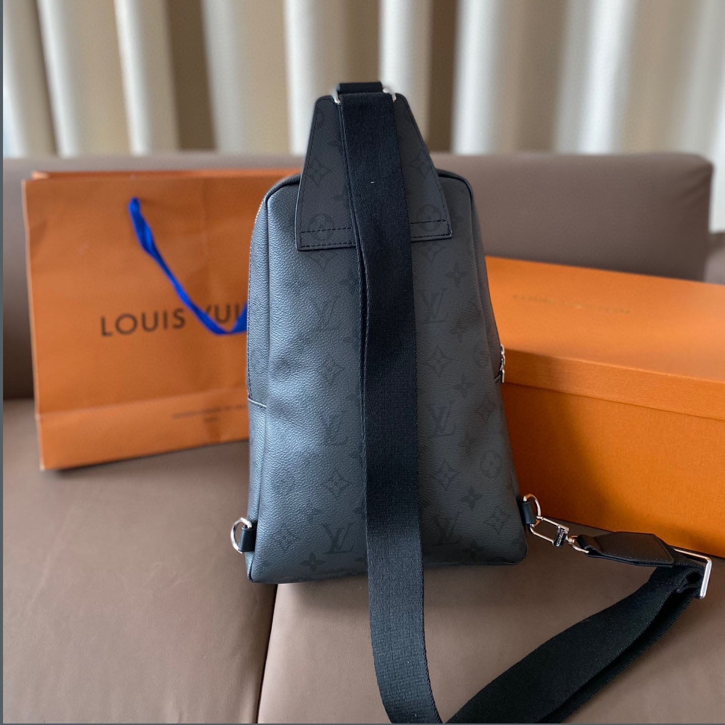 L New Men's Chest Bag XC24092727