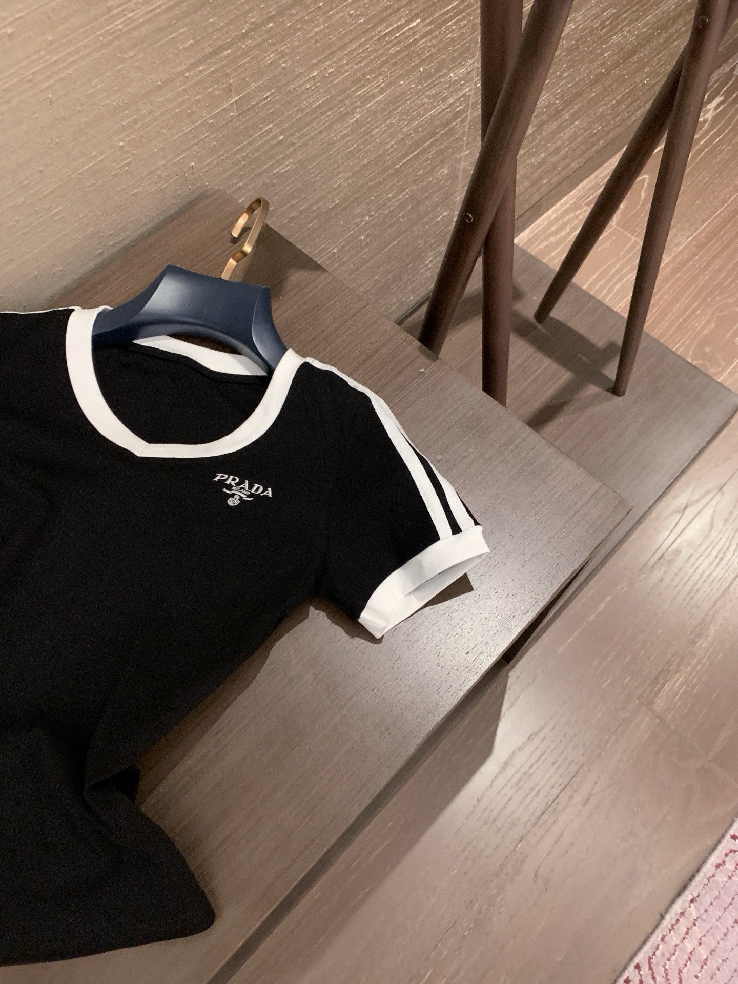 PR V-neck T-shirt 1825052012