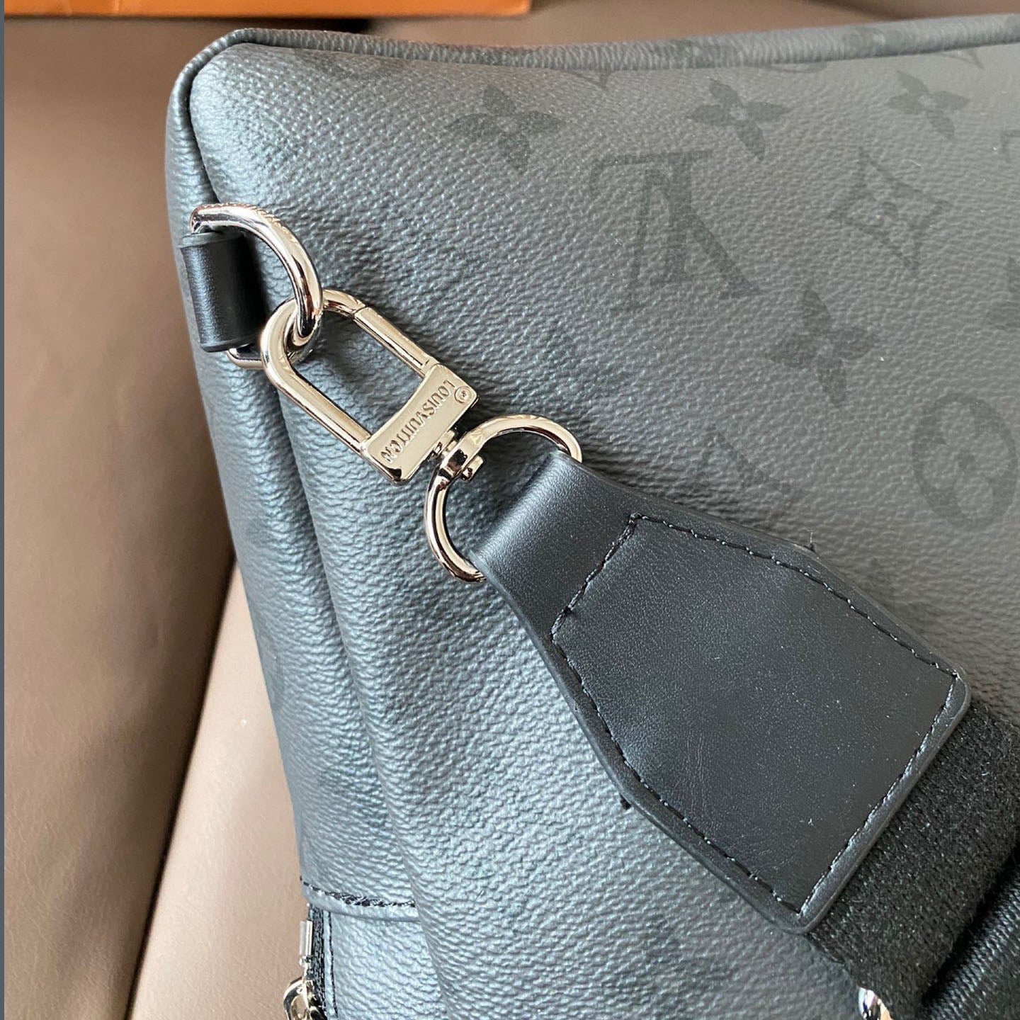 L New Men's Chest Bag XC24092727