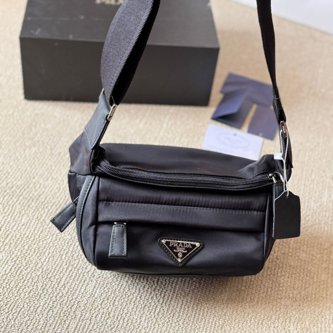 PR Nylon Messenger Bag 1825022008