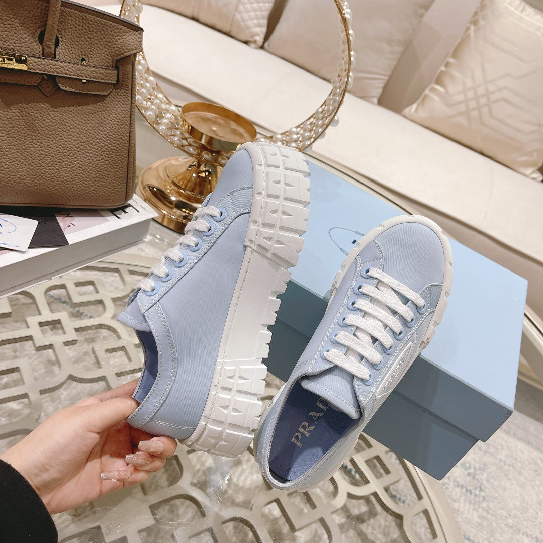 New fashionable and versatile thick-soled sneakers 1024013001