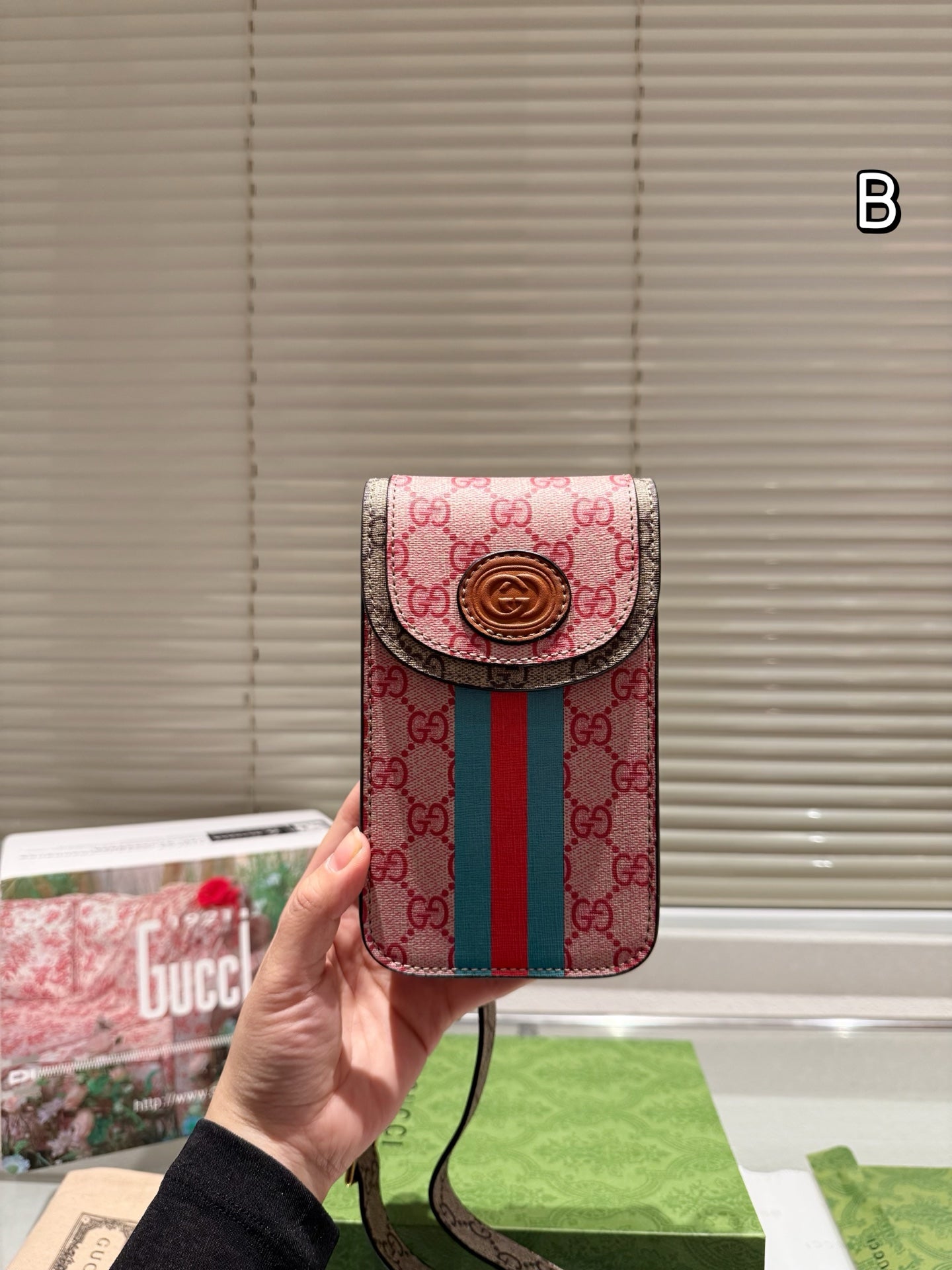 GG Ophidia phone bag 1825040111