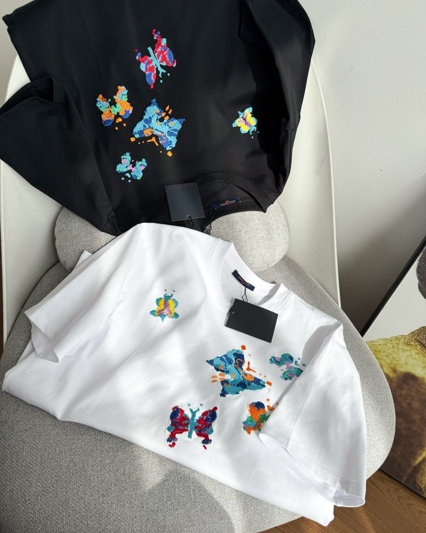 LV Unisex butterfly embroidered T-shirt 1825052210