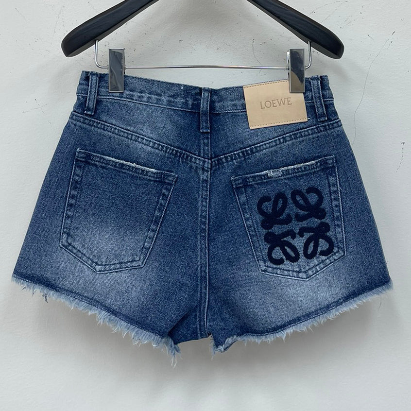 Embroidered logo shorts on back pocket 1025050807