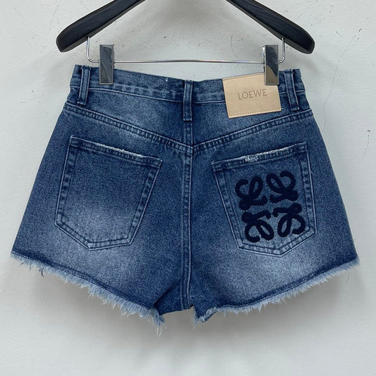 Embroidered logo shorts on back pocket 1025050807