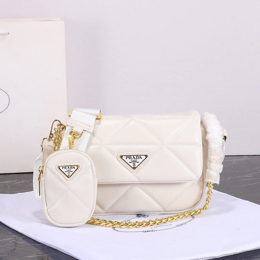 Classic and versatile crossbody bag 1024011806