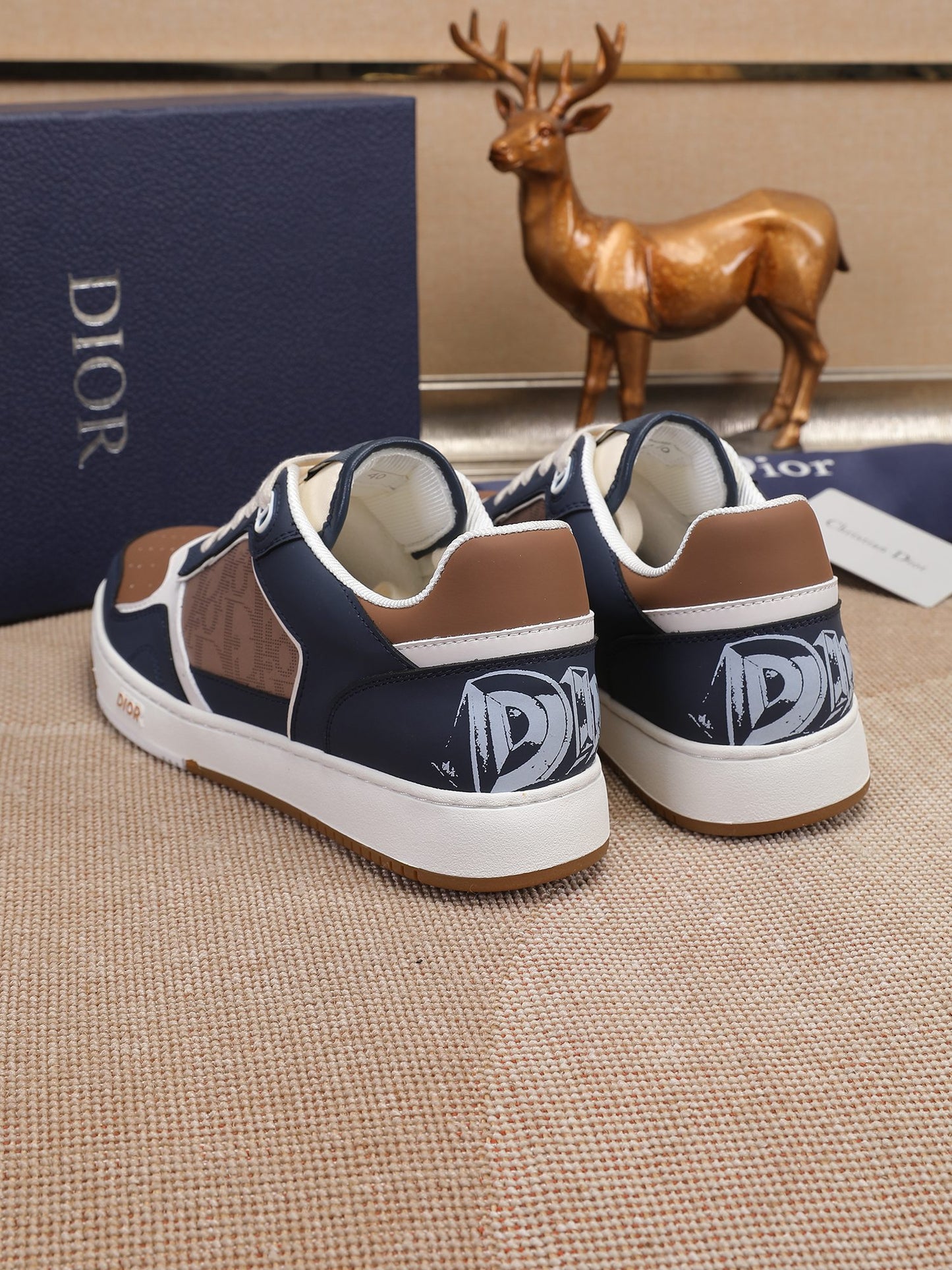 CD B27 Low Top Oblique Sneaker 1825052704