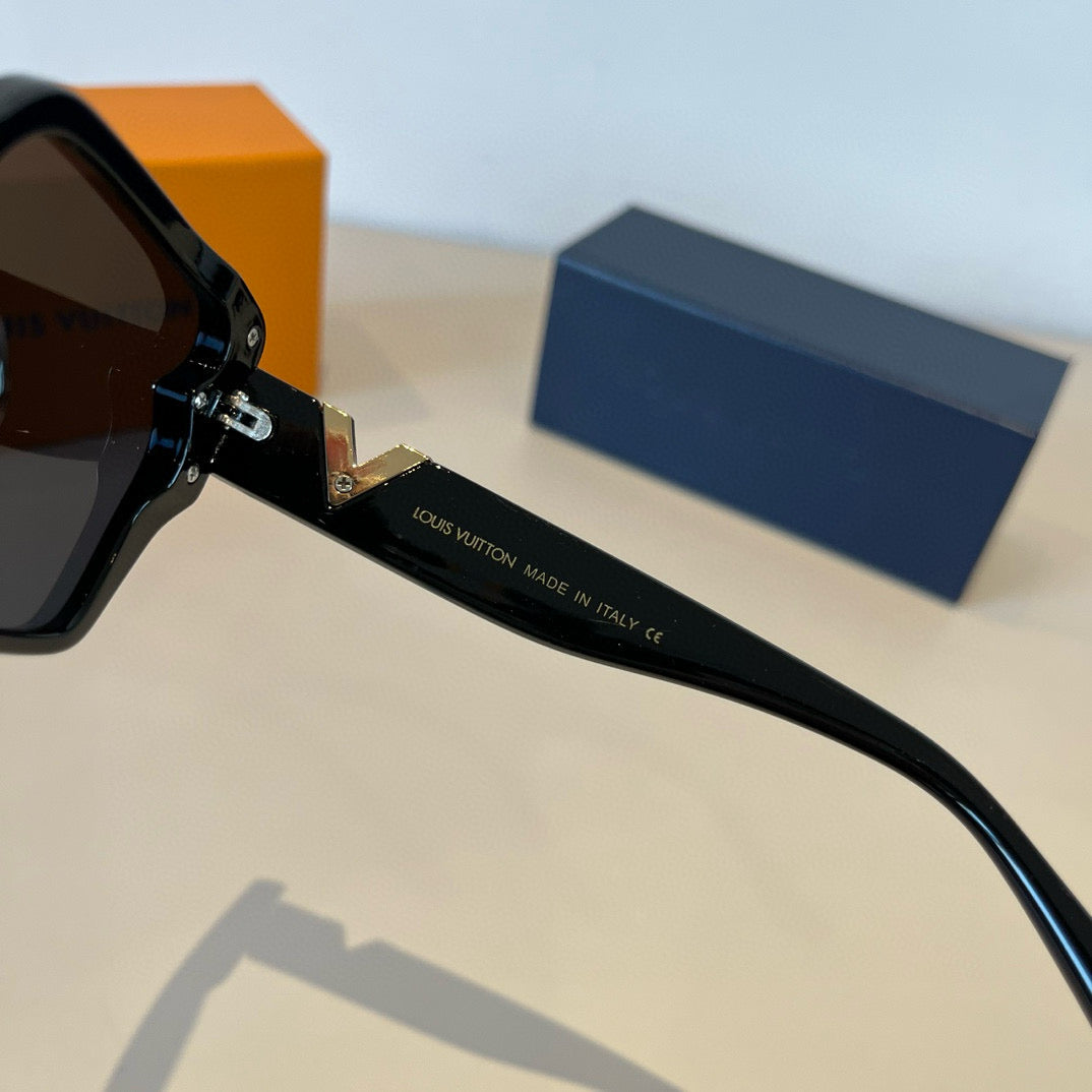 LV Full frame sunglasses 1825052801