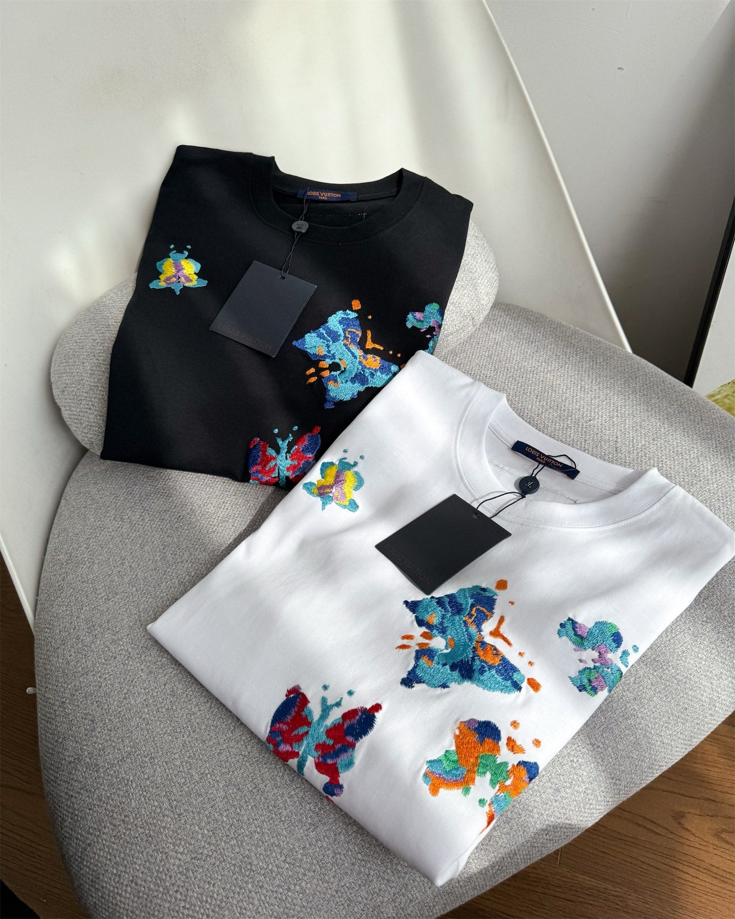 LV Unisex butterfly embroidered T-shirt 1825052210