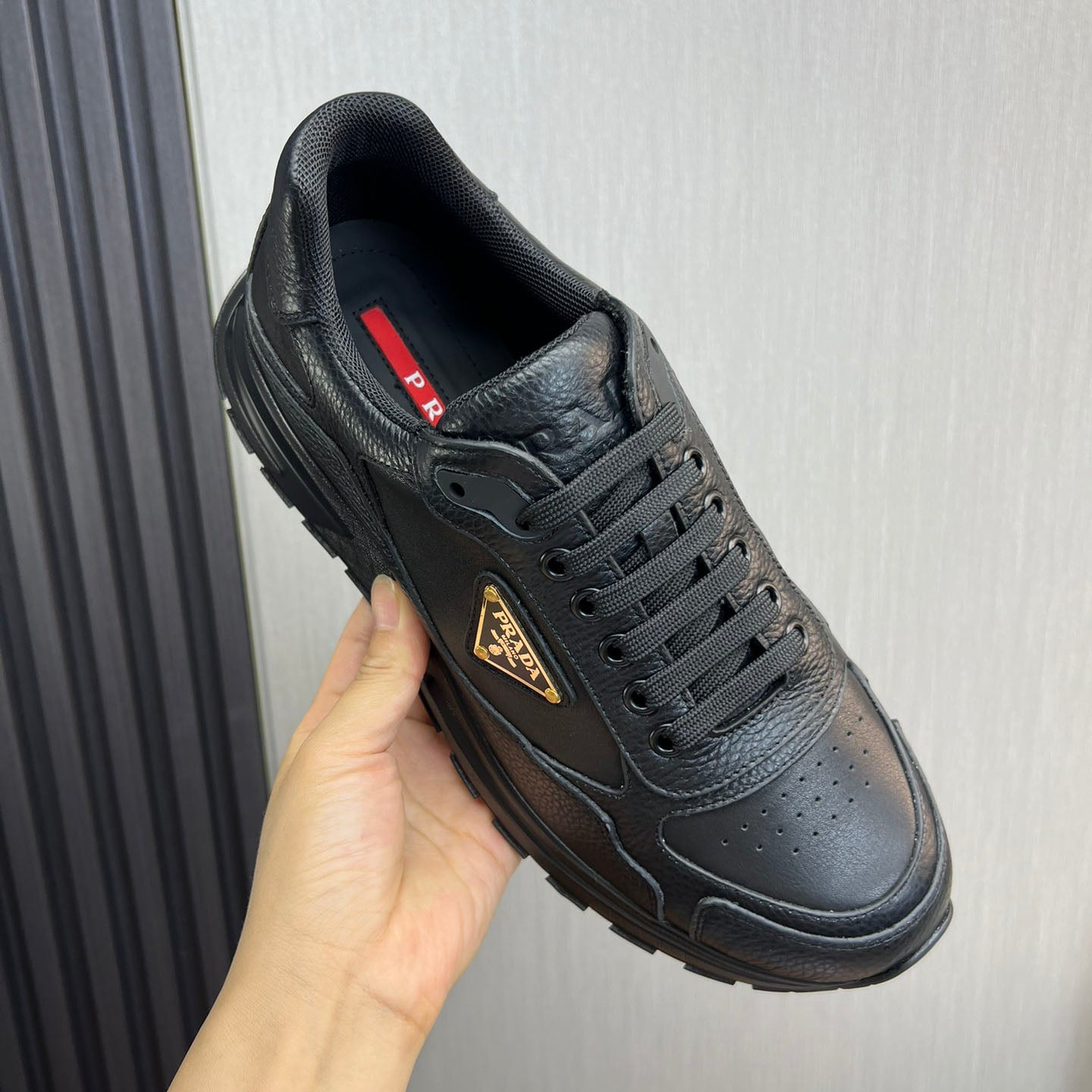 PR Cowhide stitching sneakers 1824102502