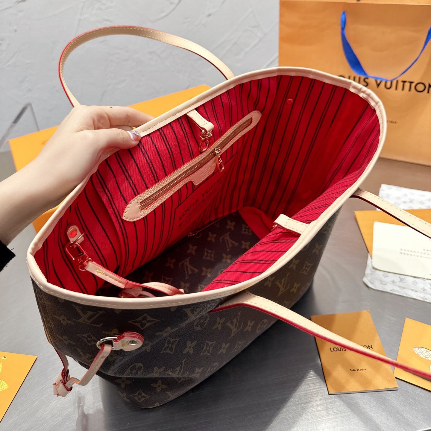 Handmade Leather Loop Handbag Onthego