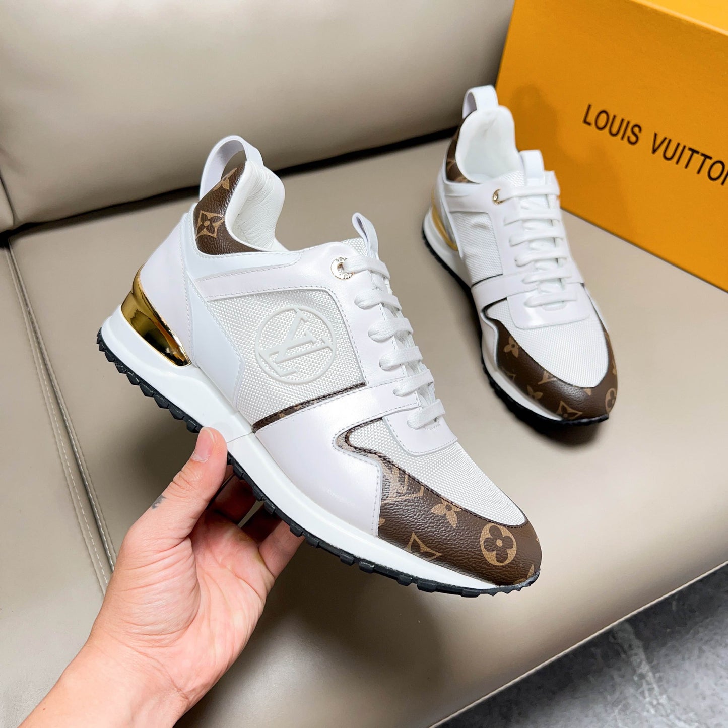 LV sneaker 1825052221
