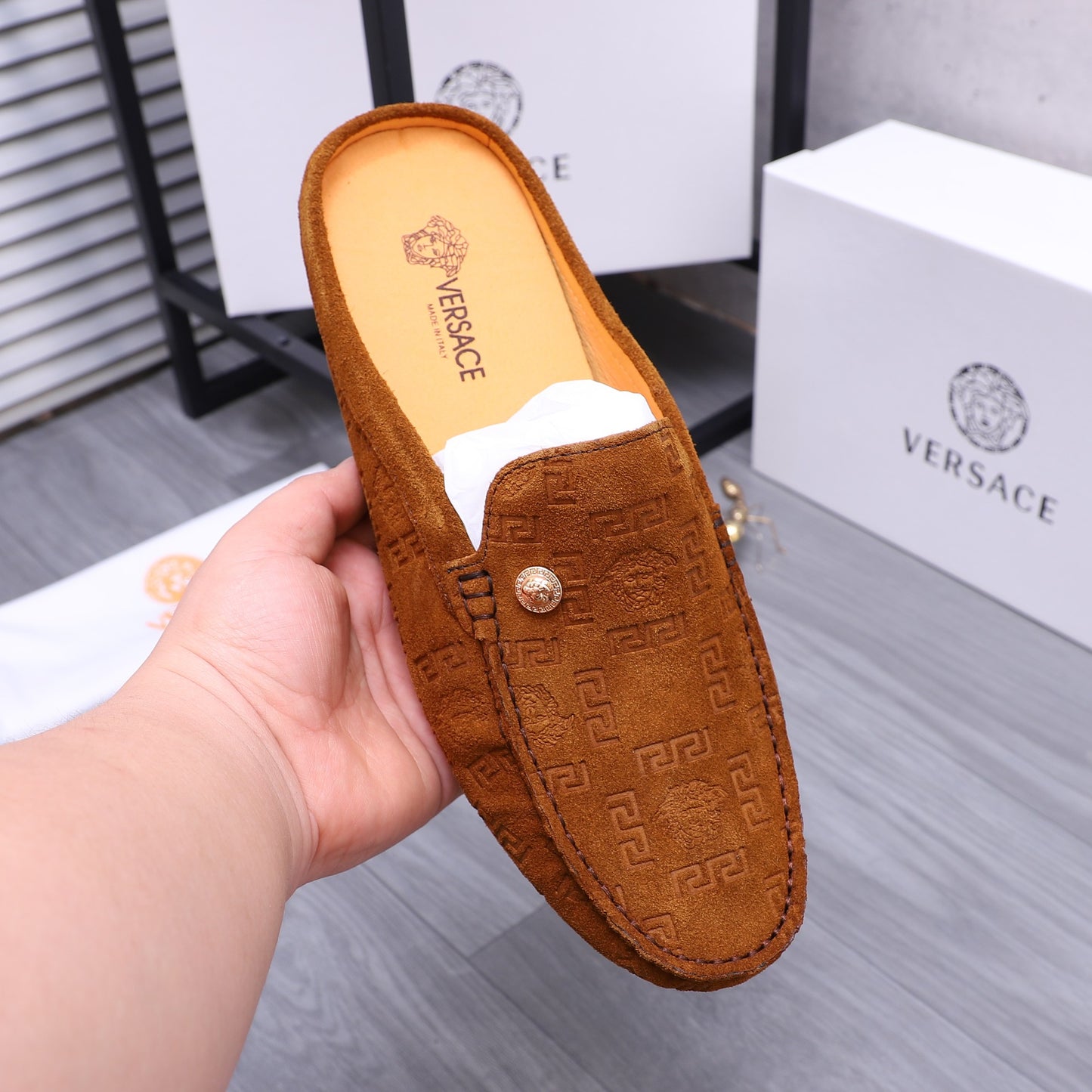VS MEDUSA Embossed Shoes 1824060902