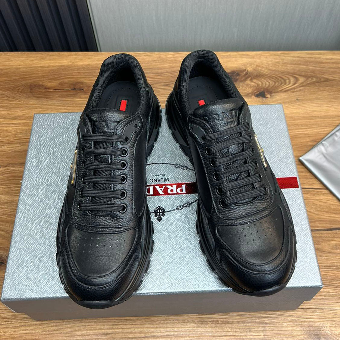 PR Cowhide stitching sneakers 1824102502